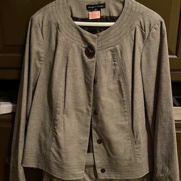 Ladies Jacket and Skirt - Picture 2 of 3